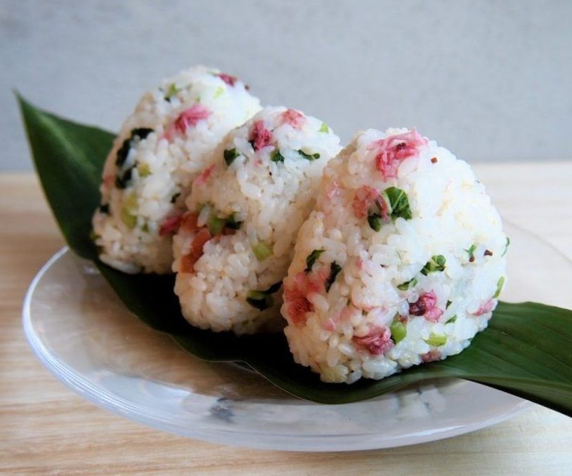 imagem de sakura onigiri